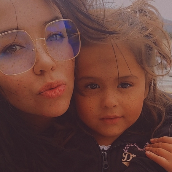 Meet your Posher, Tamara - Picture 1 of 2